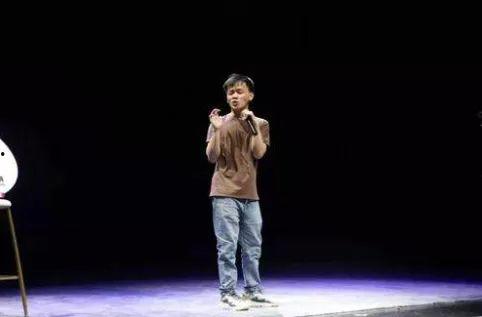 脱口秀爆料男生视频,男生视频背后的惊人真相  第1张